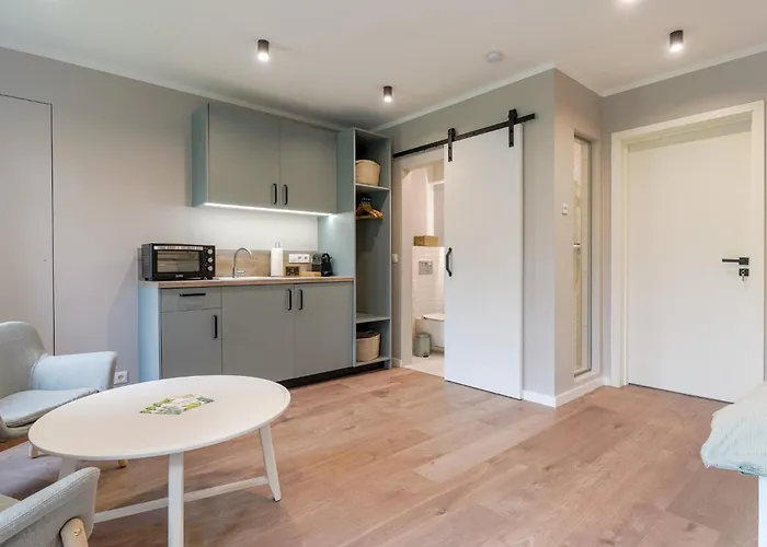 Alte Schule Klassenzimmer 6 * Tating